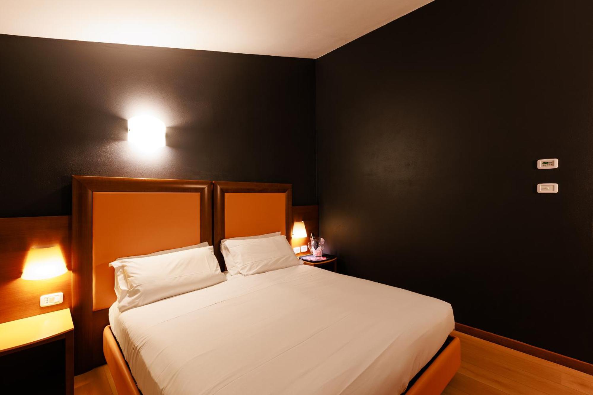 Hotel Villa Delle Rose - Malpensa Oleggio Dış mekan fotoğraf