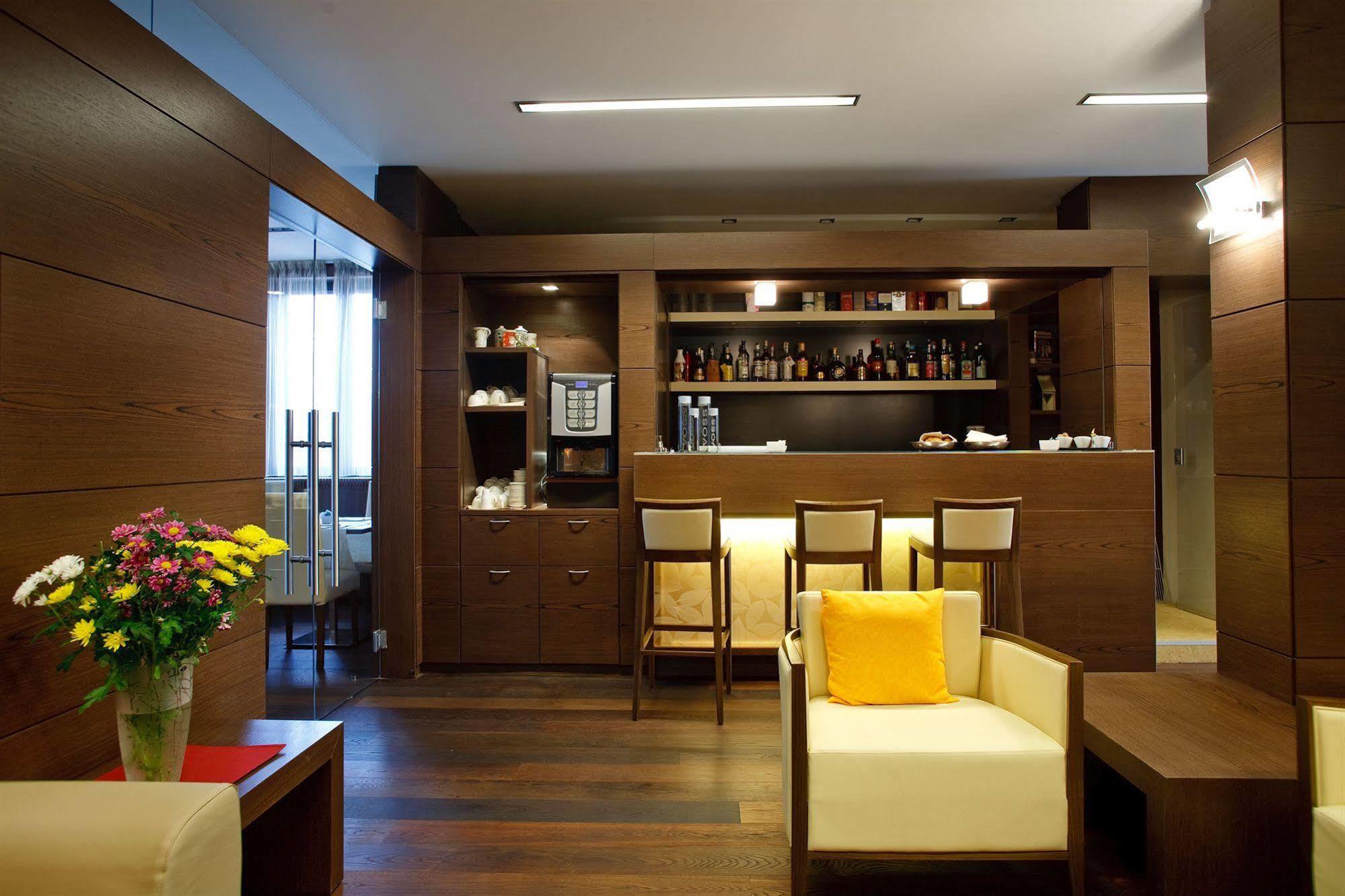 Hotel Villa Delle Rose - Malpensa Oleggio Dış mekan fotoğraf