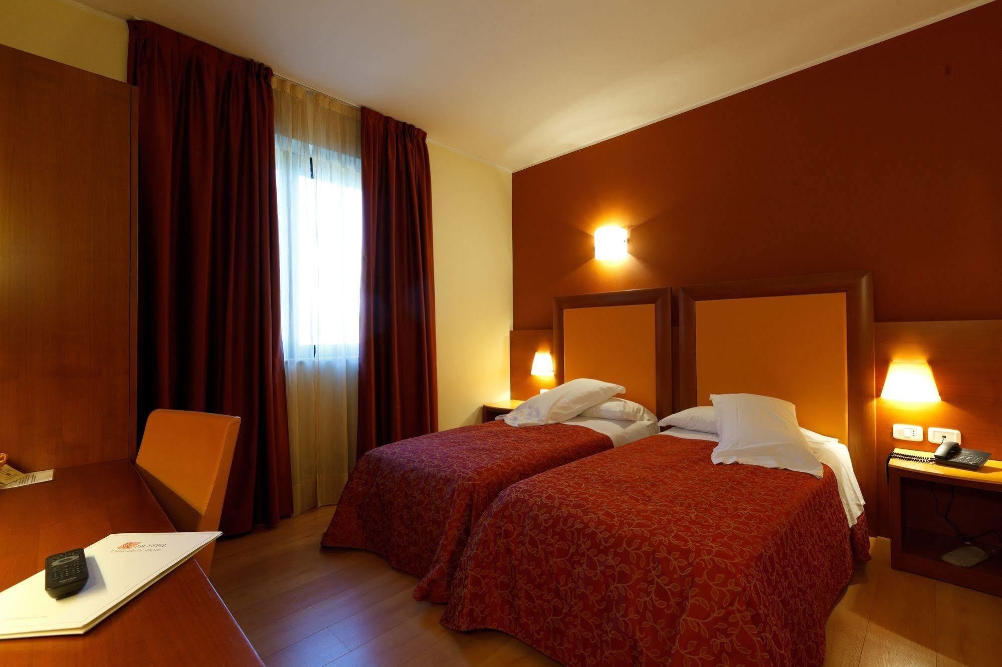 Hotel Villa Delle Rose - Malpensa Oleggio Dış mekan fotoğraf